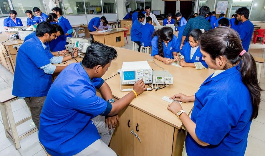 SRM University Ramapuram Engineering Department photo 15